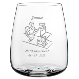 Gave til en butiksassistent vase med personlig gravering